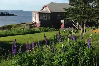 Image de Nigh Duck Cottage sur l'eau offre une retraite heureuse