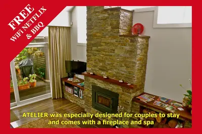 Image de Atelier - Hébergement de vacances élégant avec spa et cheminée