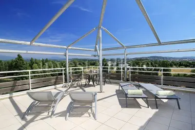 Image de 3 bedroom penthouse apartment near Cannes in the South of France - Huge terrace