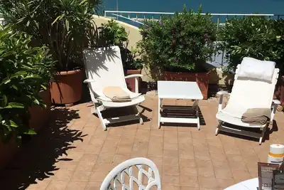 Image de petite vue sur la mer Penthouse