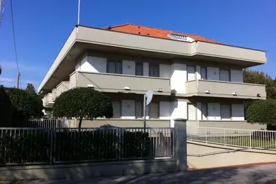 Image de Appartement 50m de la mer, une connexion WiFi gratuite de chambre