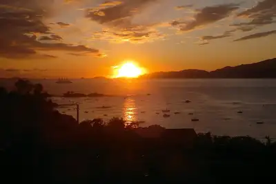 Image de Vue magnifique sur la mer et la montagne, Golfe d'Ajaccio, les îles Sanguinaires.