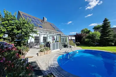Image de Appartement idyllique avec piscine et sauna près de Leipzig