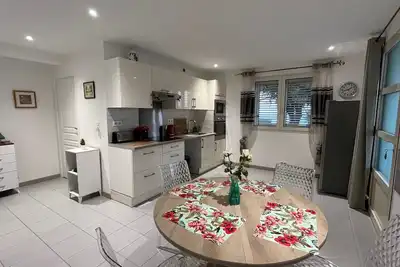 Image de Appartement dans maison avec piscine entre mer et montagne