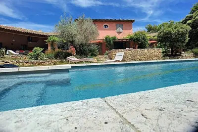 Image de Maison provençale à proximité d'Aix en Provence avec piscine et boulodrome