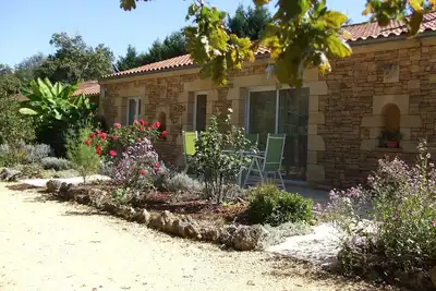 Image de Maison plein pied au Calme - piscine privée chaufféé à 5 mn de Sarlat
