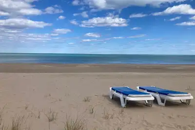Image de Région d'Oscoda - Détendez-vous et profitez du temps en famille sur une plage de sable de sucre du lac Huron