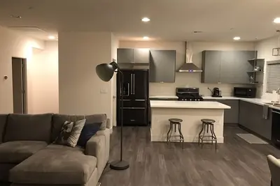Image de Nouvelle maison moderne. Parfait pour la formation ouverte et au printemps sur la gestion des déchets!