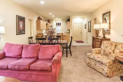 Image de Branson Condo Location<br> Mille Collines<br> 76 Bande<br> Ascenseur<br> Vues sur le golf (101202)