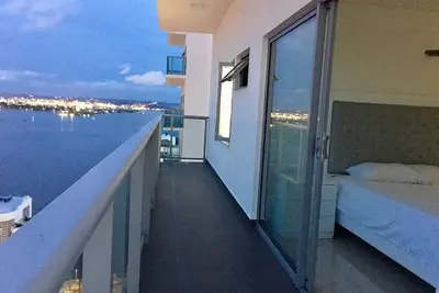 Image de expérience de l'océan. appartement de luxe face à la plage