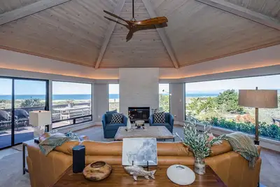 Image de Ocean Views! With easy access to the Beach, Close to Morro Bay, San Luis Obispo