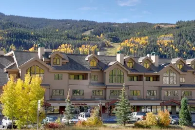 Image de 4br + Loft Br / 4 Bath condo (10 lits) dans le domaine skiable de Keystone près de River Run
