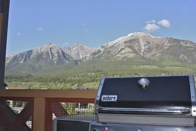 Image de Luxury Mountain View Condo - Très bien situé!