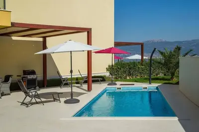 Image de Luxueuse villa moderne Golden D pour 15 personnes avec piscine - Eos-Croatie