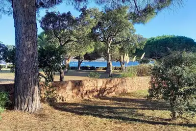 Image de Porto-vecchio. Marina di fiori. superbe villa pieds dans l'eau. piscine. tennis