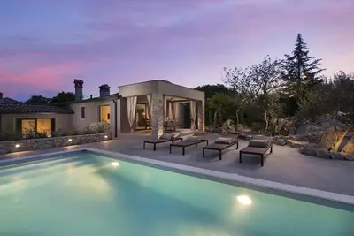 Image de Villa Storia avec piscine privée dans un endroit calme près de Labin, Istra