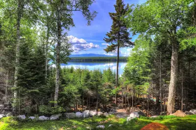 Image de Beach Front Retreat - Maison privée sur le lac Mooselookmeguntic