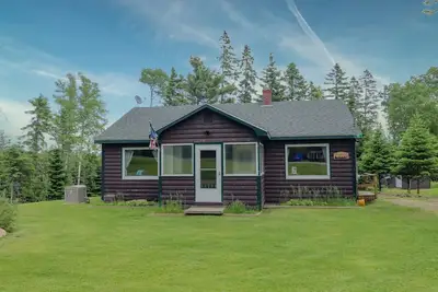 Image de Cottage 2 chambres à Rangeley Manor, avec un grand porche 3 saisons et une grande cour!