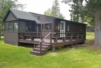 Image de Une vue imprenable sur lac et montagnes