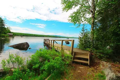 Image de Kadel - Cette maison en bois rond du Maine sur le lac Mooselookmeguntic est remplie de charme rustique