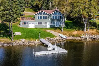 Image de Chartier - Maison spacieuse avec belle pelouse menant au lac Rangeley