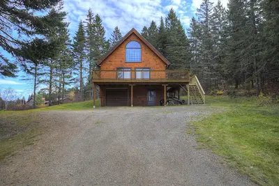 Image de Grande cabane en rondins dans le Overlook, avec accès partagé au lac Rangeley