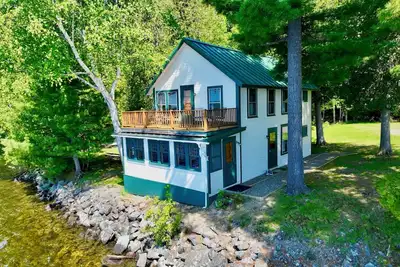 Image de Cedarcliff - Emplacement unique en son genre au bord du lac Rangeley