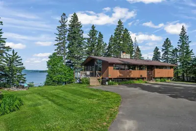 Image de Magnifique maison sur Rangeley avec vue ouest de coucher du soleil
