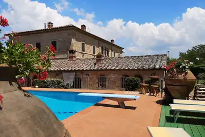 Image de Belle villa rustique en Toscane à Monteriggioni, entre Sienne et Florence.
