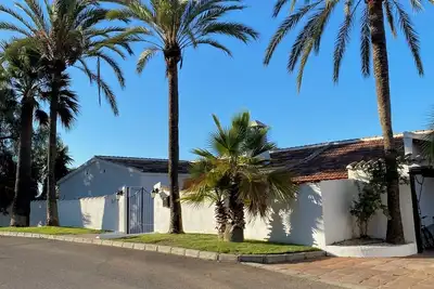 Image de Villa Familiale 4 Ch. à Marbella - Piscine & Jardin Privé - Vue Mer et Montagne