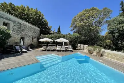 Tres jolie maison de Vigneron avec piscine et vue, au coeur du village 10 pers