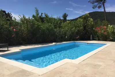 Maison provençale de 3 chambres, à 15 min de St Tropez, piscine privée, 6 couchages