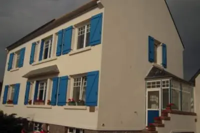 Image de appartement avec vue panoramique sur mer proche plage