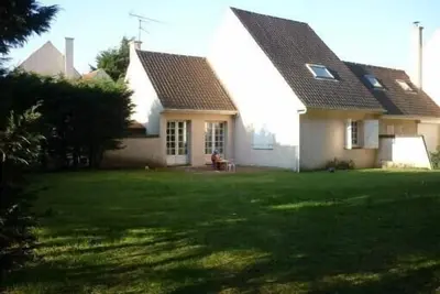 Image de Maison familiale proche de la plage avec jardin privatif