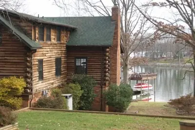 Image de Location Montagne style Log Home-Main Channel / Patio / Fire Pit / Kayak / Volleyball Net