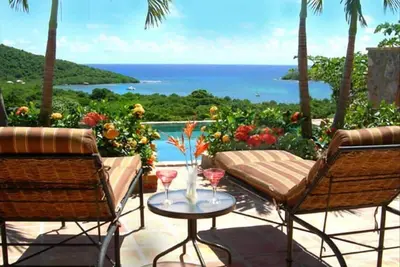 Image de Villa de luxe des Caraïbes avec vue panoramique sur l'océan et piscine