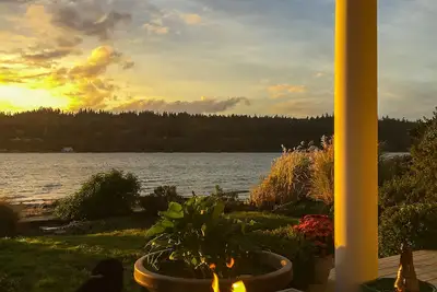 Image de Belle maison au bord de l'eau. Plage privée de Low Bank sur le Puget Sound