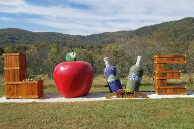 Image de Maison de ferme du 19ème siècle à Peaks of Otter Winery dans Blue Ridge Mountains