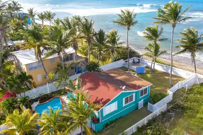 Vente de décembre! ! Sur la plage, une piscine privée, une maison pour vous tout seul.
