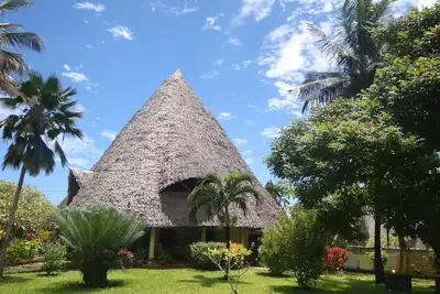 Image de Luxurious villa w/pool, 10min beach, 280m², w/ personal & cook, Jacuzzi, A/C, wifi