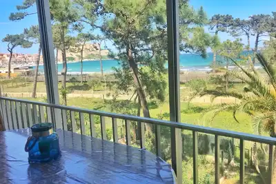 Image de Appartement avec vue sur la plage et accès direct à la mer à 50 mètres