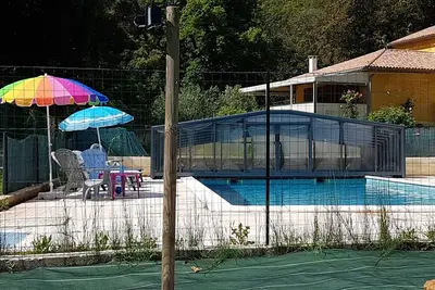 Image de Entre forĂŞt et vignes L'Arbousier ***, 120m2, 3 chambres, piscine, de 6 Ă 9 pers