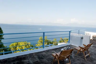 Image de Magnifique maison-merveilleuse vue sur la mer. L'escapade ultime.
