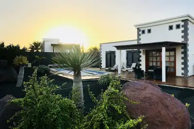 Image de Villa De Luxe À Playa Blanca, Piscine Climatique À PROXIMITÉ De Playa Flamingo