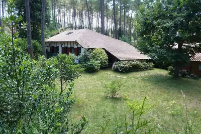 Image de Maison landaise 10/12 personnes, quartier résidentiel, à 10 mn de la plage