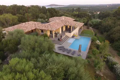 Image de Maison d'architecte, plein pied, accès handicapé, domaine privé, classée 5*.