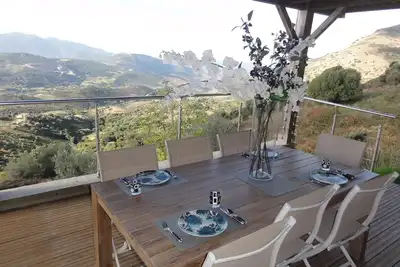 Image de Magnifique rez de jardin 90m2 et Studio à louer en sus de 25m2, près d'Ajaccio