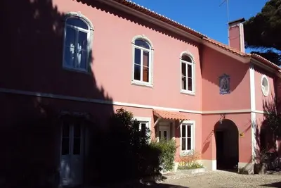 Image de Villa de caractère près de la plage avec piscine et grand jardin