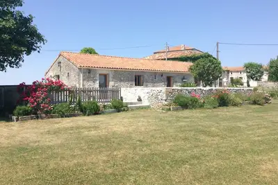 Image de Pittoresque, super bien situé et une piscine!