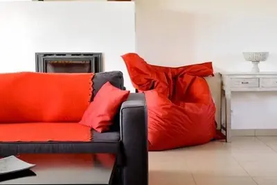 Image de Gîte proche Carcassonne dans un domaine viticole bio, vue sur les Pyrénées